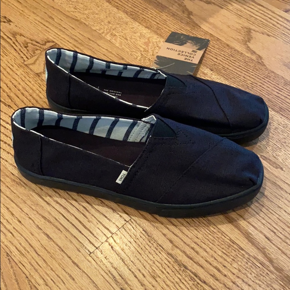 TOMS Black on Black Cupsole Alpargata